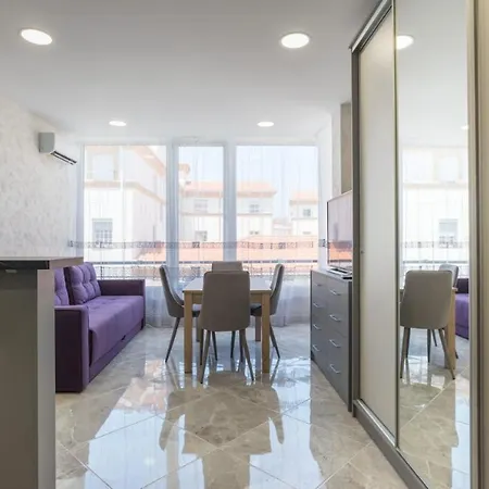 Dream House - En El Apartemento Málaga