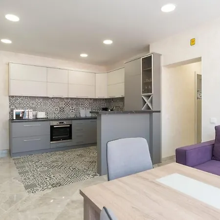 Dream House - En El Apartemento Málaga